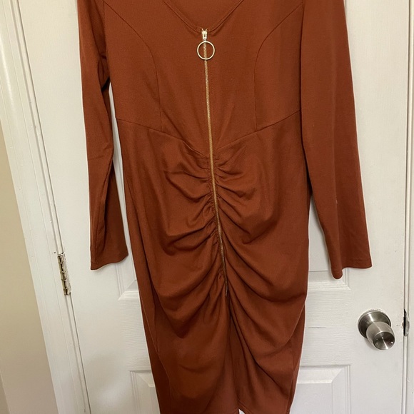 Dress - Picture 2 of 3